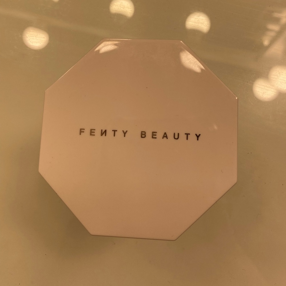 Fenty highlighter